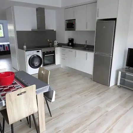 Apartment Centre De 500 M De La 6 Personnes Rav *